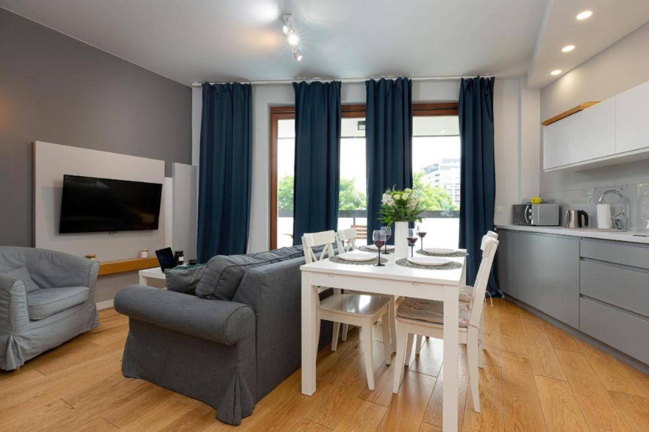 Modern Apartment Near Hilton Варшава Екстериор снимка