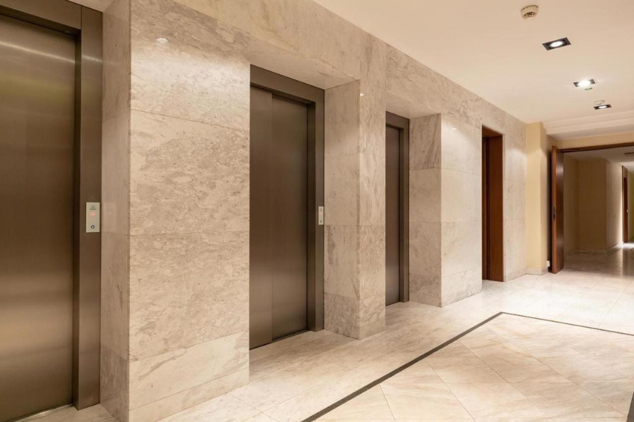 Modern Apartment Near Hilton Варшава Екстериор снимка